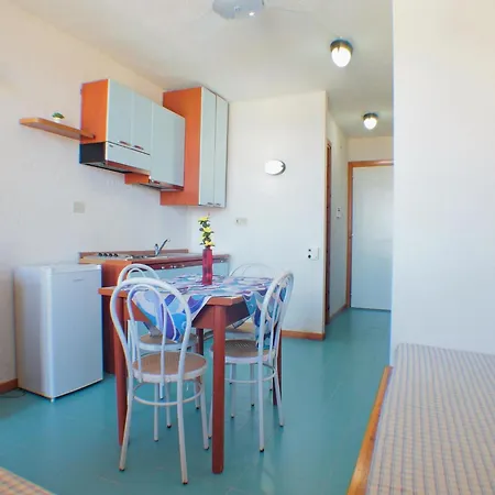 Apartment For 6-People In Olbia With Garden アパート *